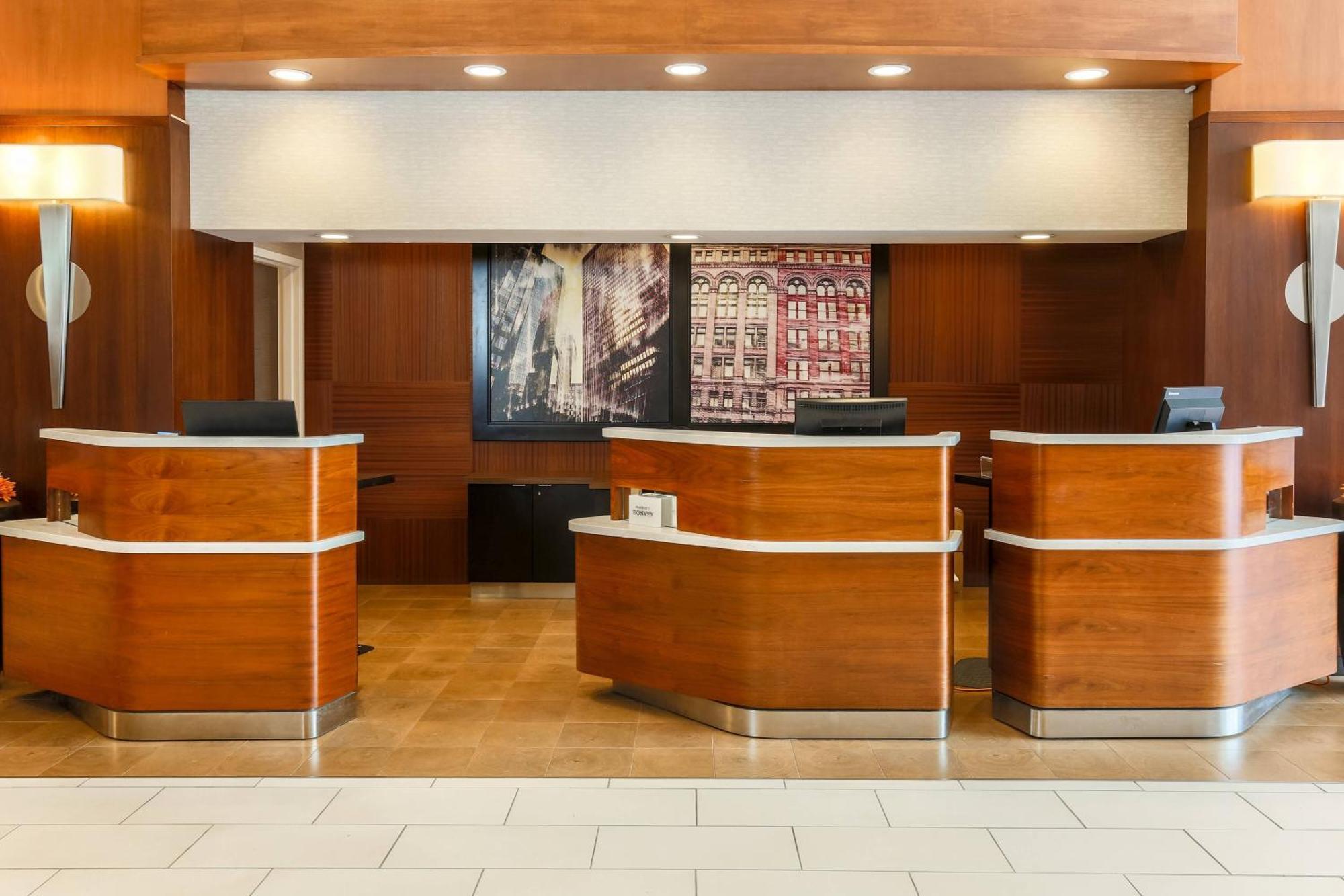Courtyard By Marriott Pittsburgh Downtown Hotel Buitenkant foto