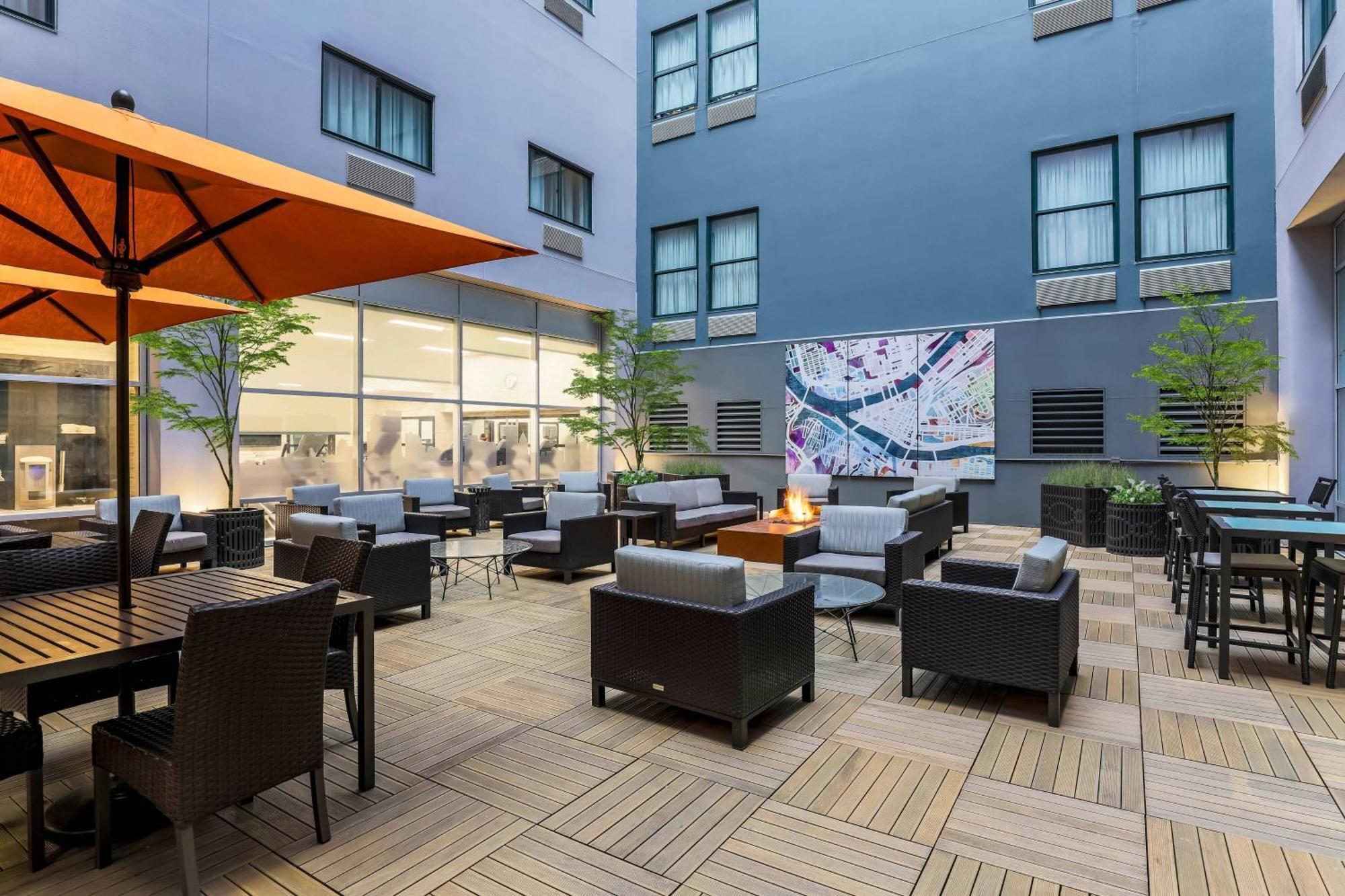 Courtyard By Marriott Pittsburgh Downtown Hotel Buitenkant foto